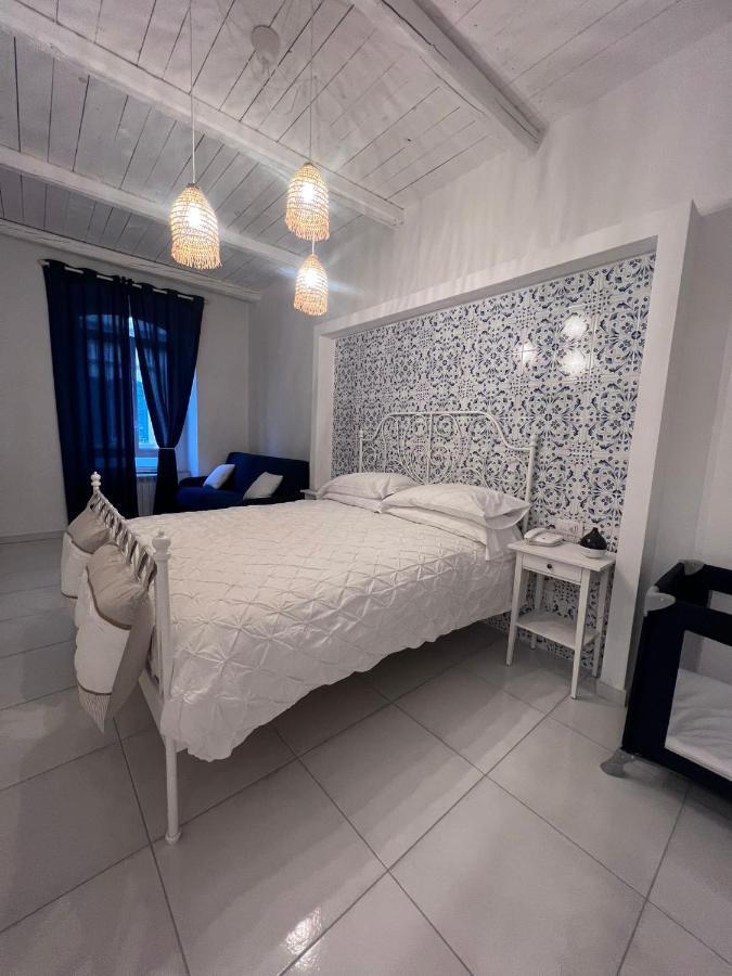 Donna Luisella B&B เนเปิลส์ ภายนอก รูปภาพ